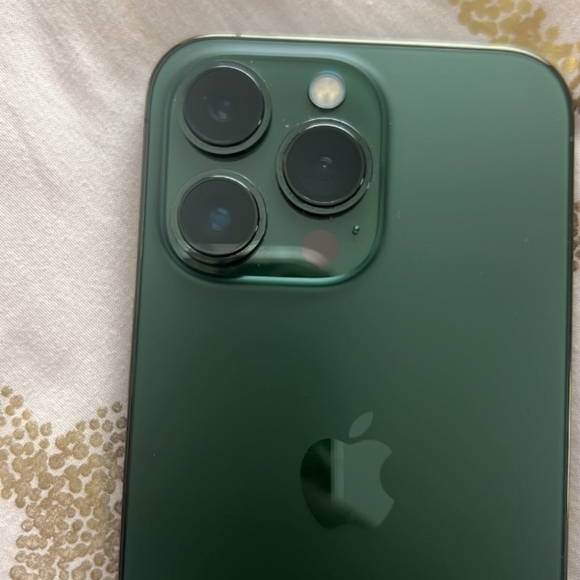Apple iPhone 13 Pro Alpine Green - Picture 5 of 8
